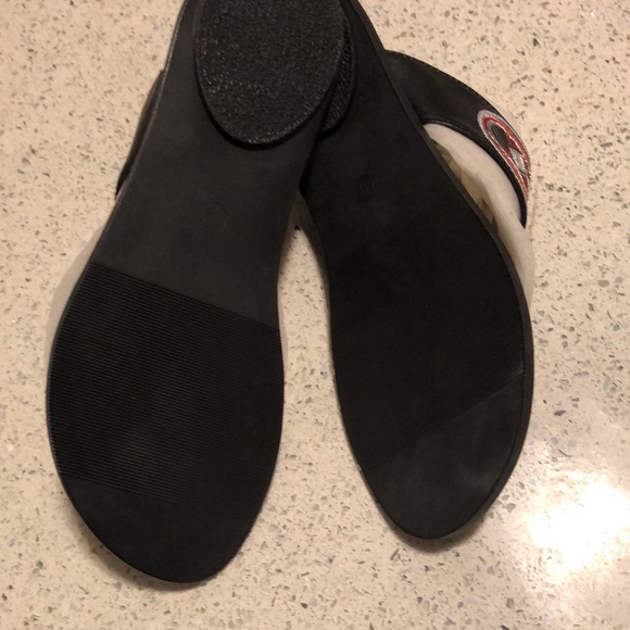 Super comfortable flip flops - Picture 3 of 4